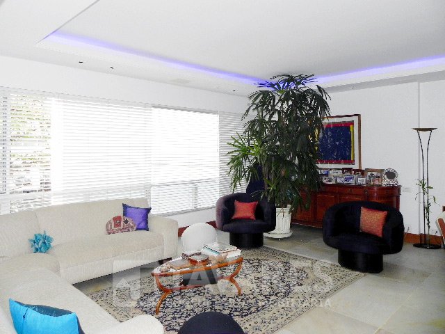 Apartamento à venda com 4 quartos, 149m² - Foto 2