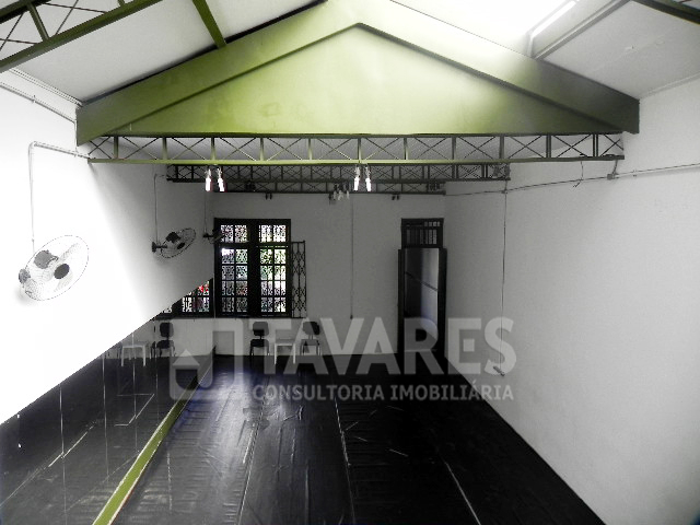 Casa à venda com 1 quarto, 313m² - Foto 2