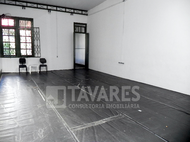 Casa à venda com 1 quarto, 313m² - Foto 4