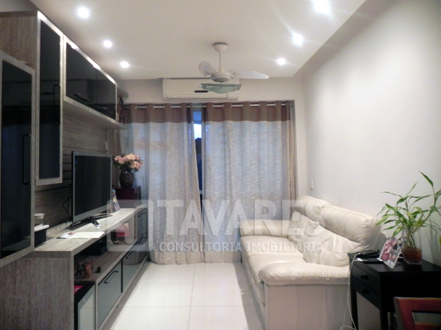 Apartamento à venda com 2 quartos, 65m² - Foto 2