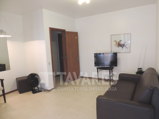 Apartamento à venda com 2 quartos, 70m² - Foto 2