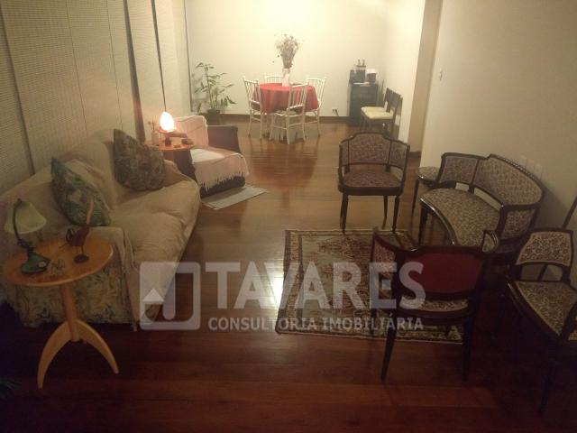 Apartamento à venda com 3 quartos, 140m² - Foto 2