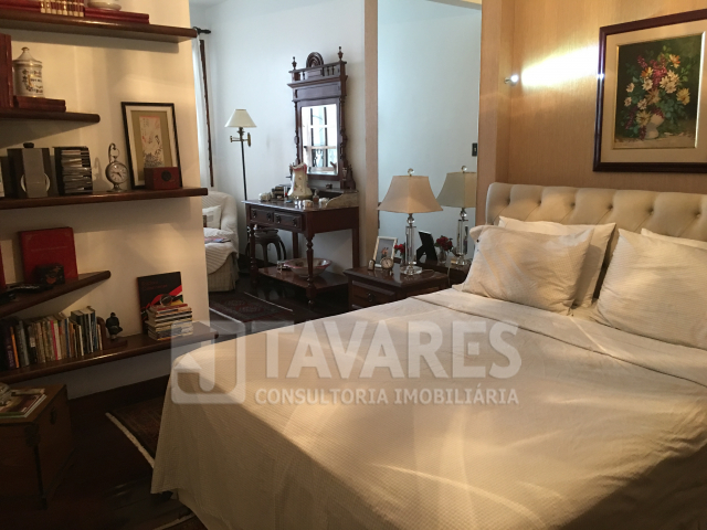 Apartamento à venda com 4 quartos, 214m² - Foto 1