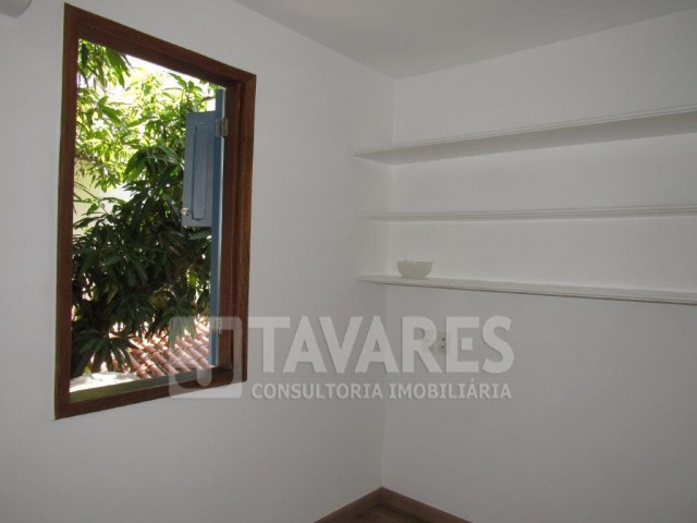 Casa à venda com 5 quartos, 164m² - Foto 3