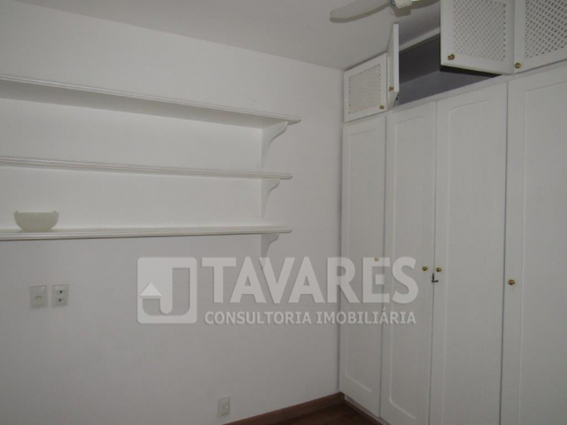 Casa à venda com 5 quartos, 164m² - Foto 4