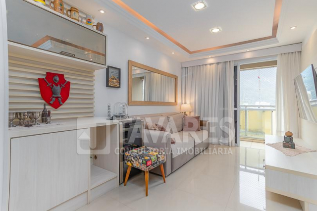 Apartamento à venda com 2 quartos, 79m² - Foto 3