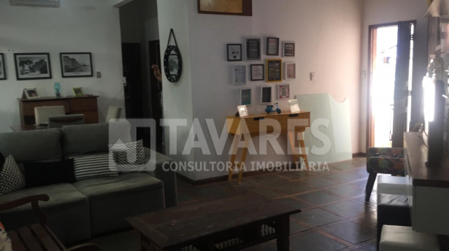 Casa à venda com 5 quartos, 256m² - Foto 4