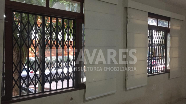 Casa à venda com 5 quartos, 256m² - Foto 2