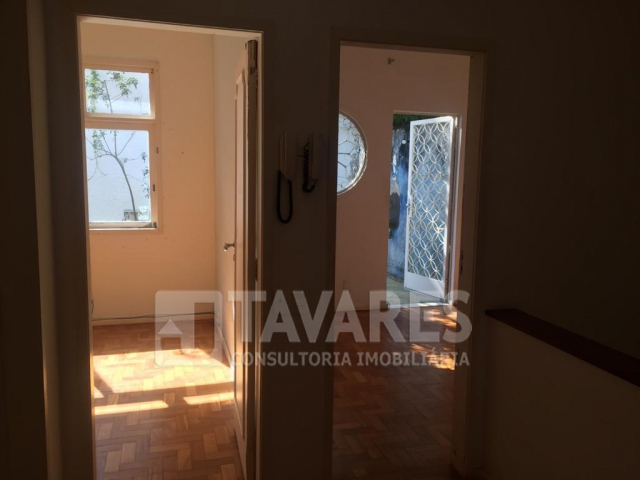 Casa à venda com 4 quartos, 200m² - Foto 2