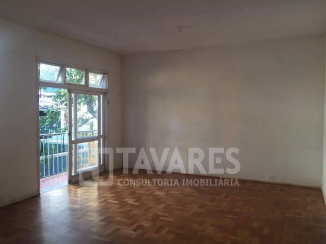 Casa à venda com 4 quartos, 200m² - Foto 4