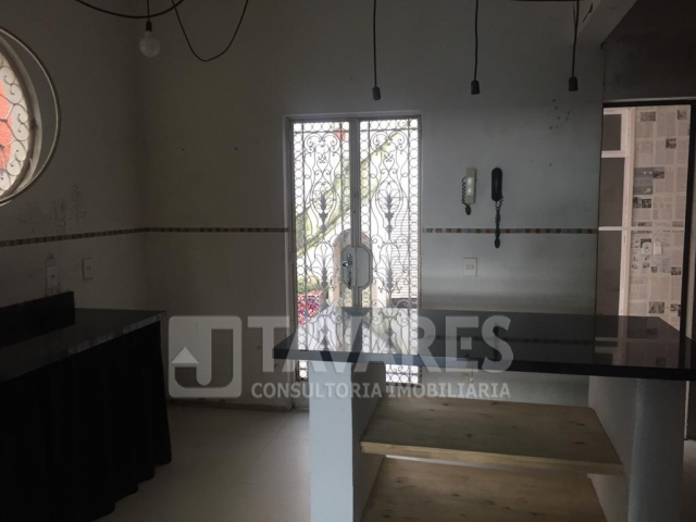 Casa à venda com 4 quartos, 200m² - Foto 12