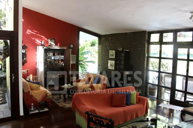 Casa à venda com 4 quartos, 339m² - Foto 11