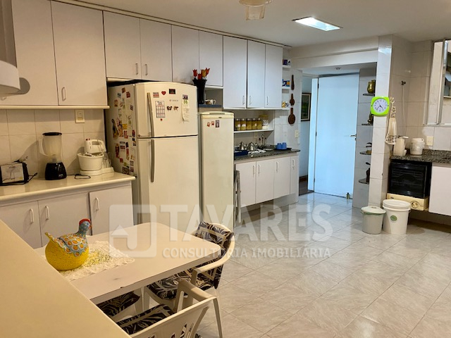 Apartamento à venda com 4 quartos, 236m² - Foto 17