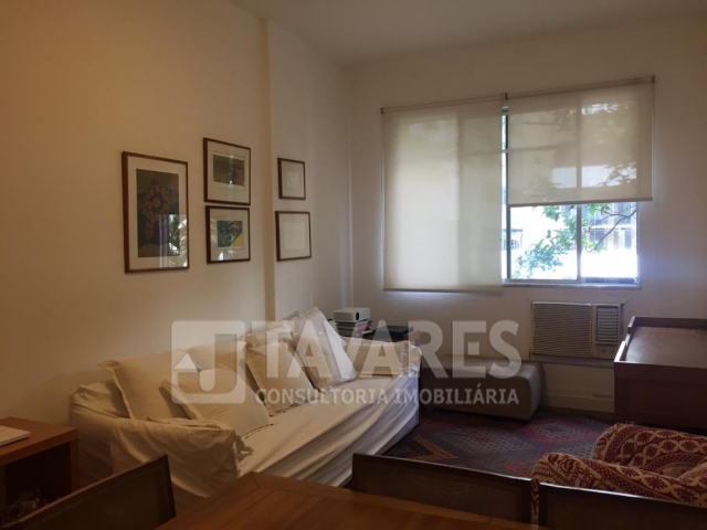 Apartamento à venda com 3 quartos, 94m² - Foto 2