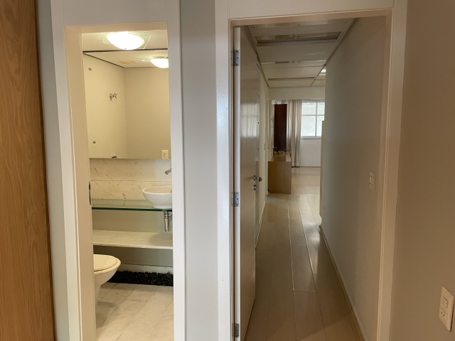 Apartamento à venda com 4 quartos, 228m² - Foto 11