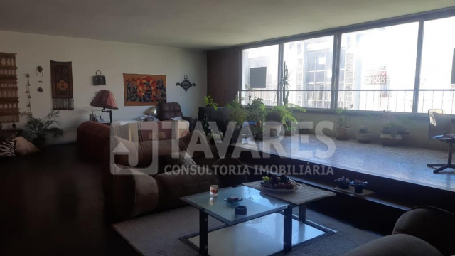 Apartamento à venda com 4 quartos, 235m² - Foto 2