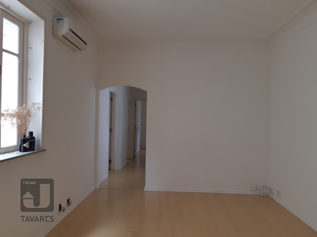 Apartamento à venda com 3 quartos, 85m² - Foto 2