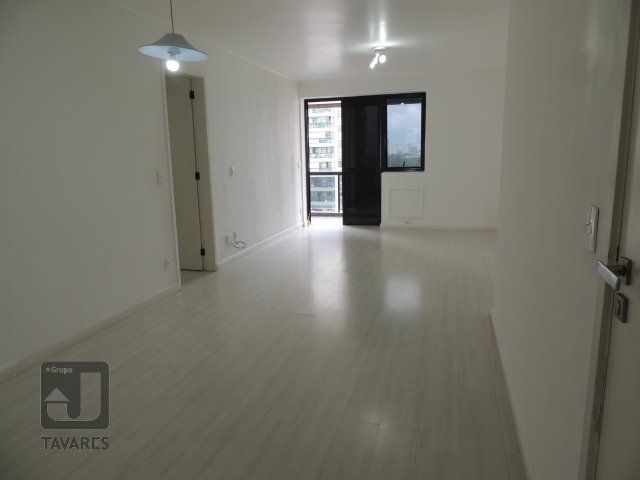 Apartamento para alugar com 3 quartos, 112m² - Foto 2