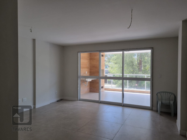 Apartamento à venda com 2 quartos, 117m² - Foto 2