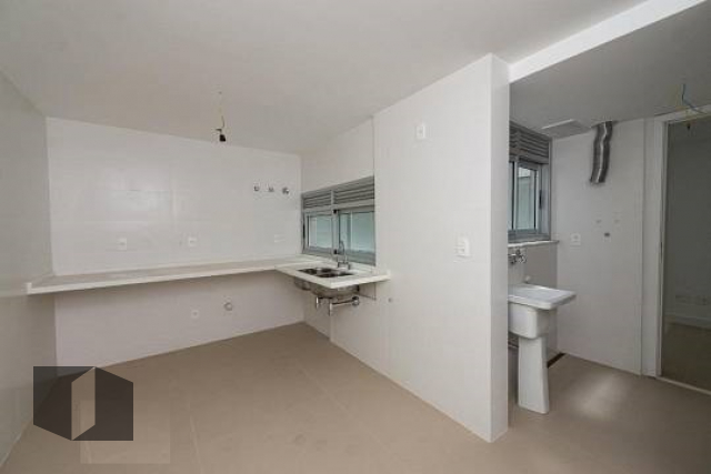 Apartamento à venda com 3 quartos, 180m² - Foto 25