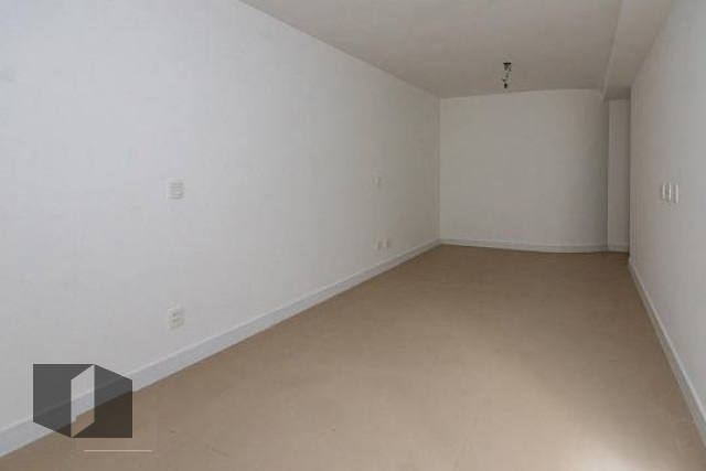 Apartamento à venda com 3 quartos, 180m² - Foto 19