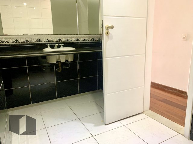 Apartamento à venda com 4 quartos, 196m² - Foto 8