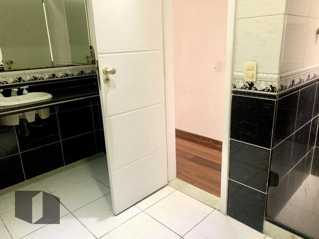 Apartamento à venda com 4 quartos, 196m² - Foto 9