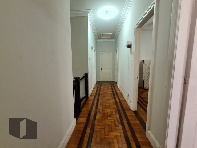 Casa à venda com 7 quartos, 286m² - Foto 25