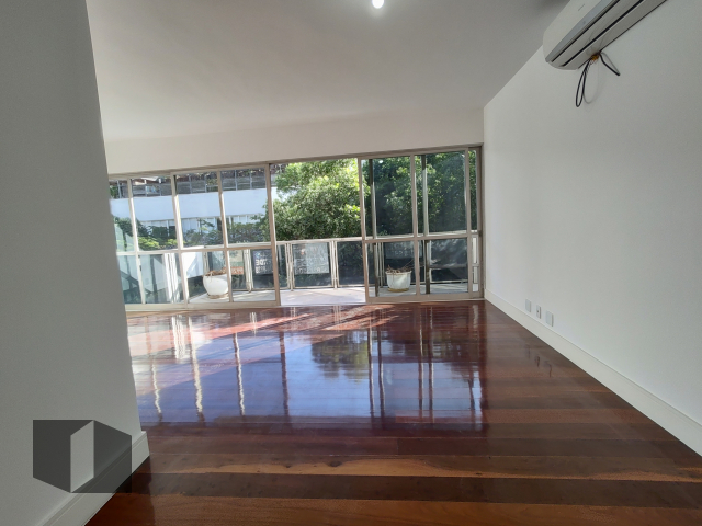 Apartamento à venda com 3 quartos, 150m² - Foto 4