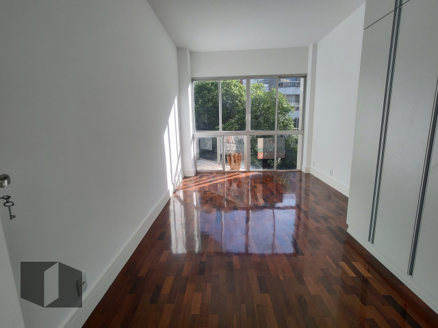 Apartamento à venda com 3 quartos, 150m² - Foto 10