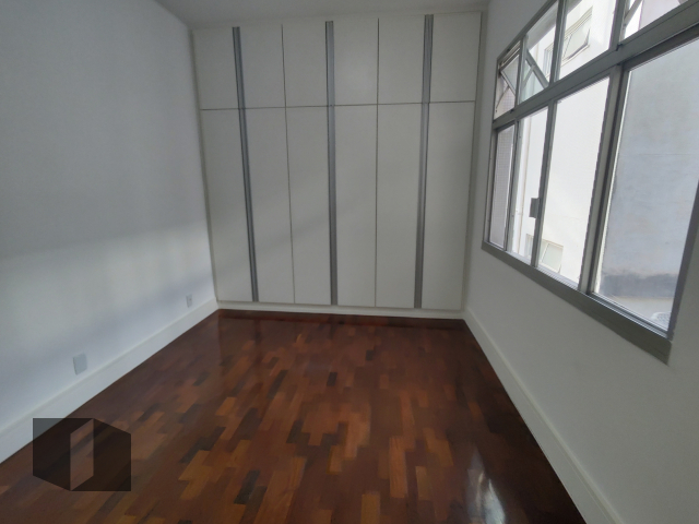 Apartamento à venda com 3 quartos, 150m² - Foto 19