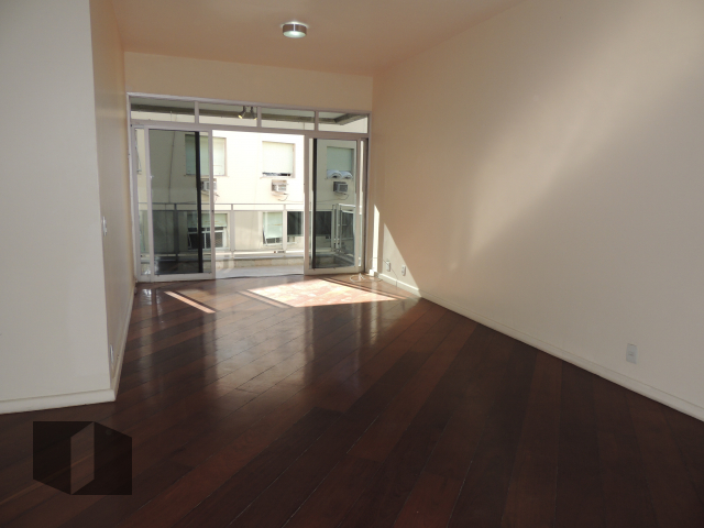 Apartamento à venda com 3 quartos, 125m² - Foto 2