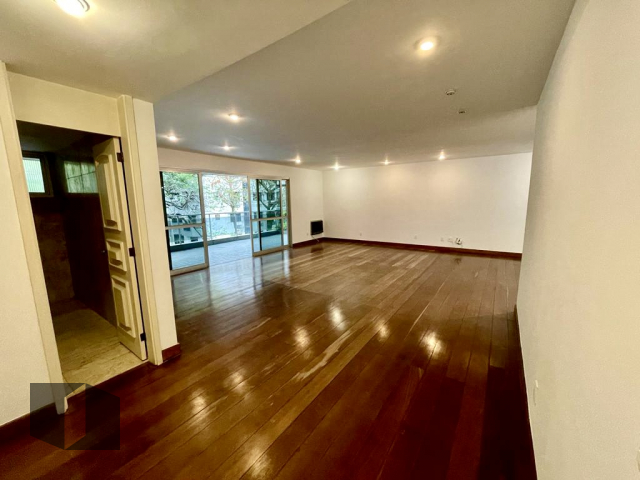 Apartamento à venda com 4 quartos, 245m² - Foto 7