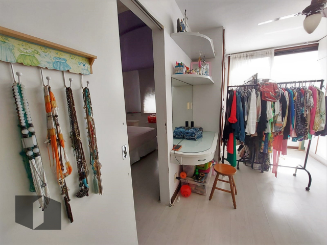 quarto 2 (closet)