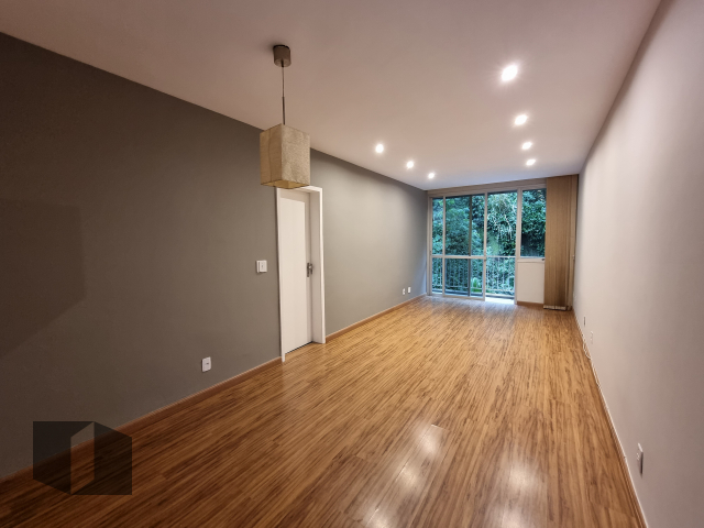 Apartamento à venda com 2 quartos, 93m² - Foto 1