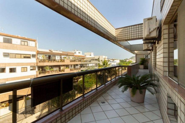 Cobertura à venda com 3 quartos, 220m² - Foto 3