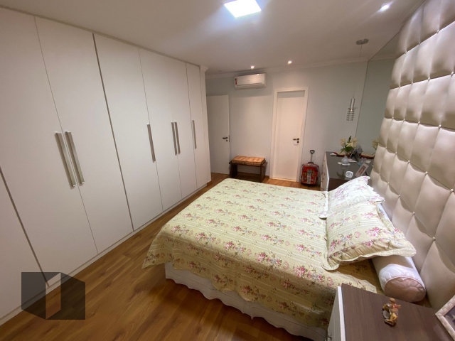 Apartamento à venda com 4 quartos, 216m² - Foto 9