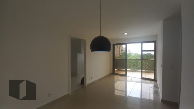 Apartamento à venda com 2 quartos, 72m² - Foto 2