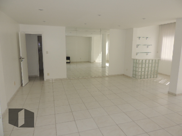 Apartamento à venda com 3 quartos, 159m² - Foto 1