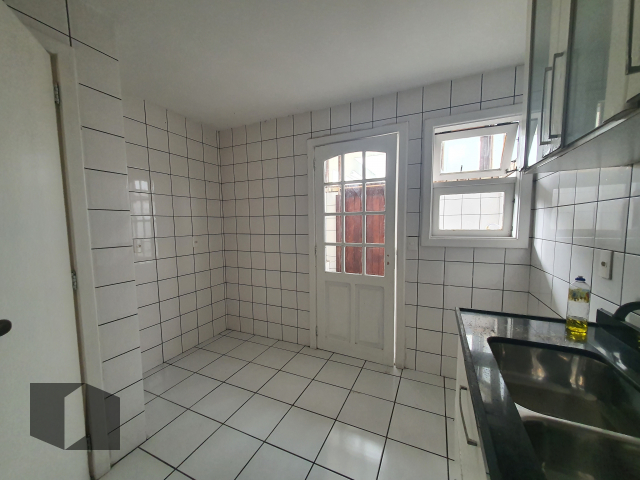 Casa à venda com 3 quartos, 200m² - Foto 17