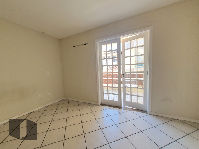 Casa à venda com 3 quartos, 200m² - Foto 5