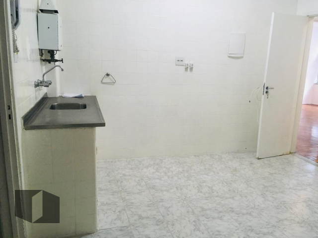 Apartamento para alugar com 3 quartos, 150m² - Foto 17