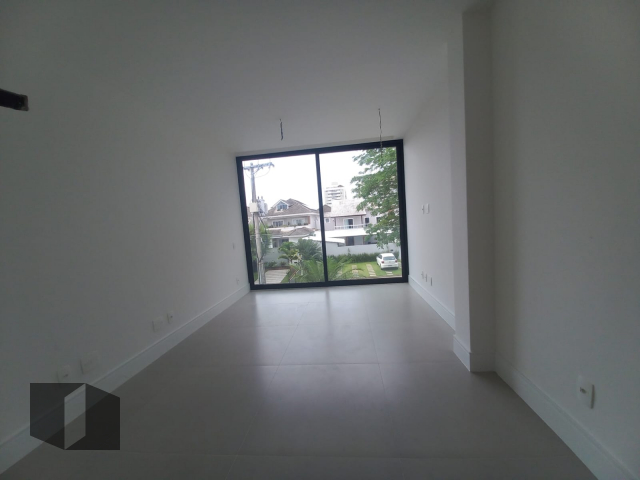 Casa de Condomínio à venda com 4 quartos, 350m² - Foto 13