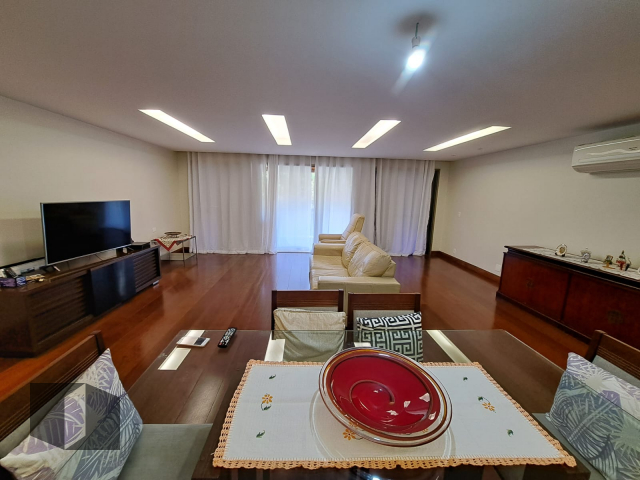 Apartamento à venda com 4 quartos, 222m² - Foto 1