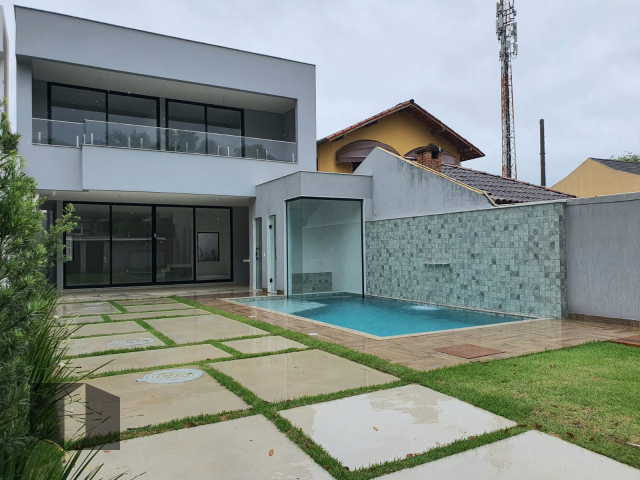 Casa de Condomínio à venda com 4 quartos, 371m² - Foto 1