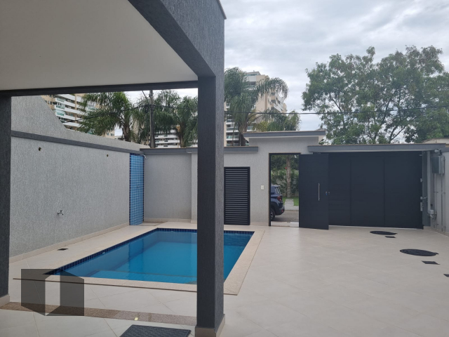 Casa de Condomínio à venda com 4 quartos, 252m² - Foto 3