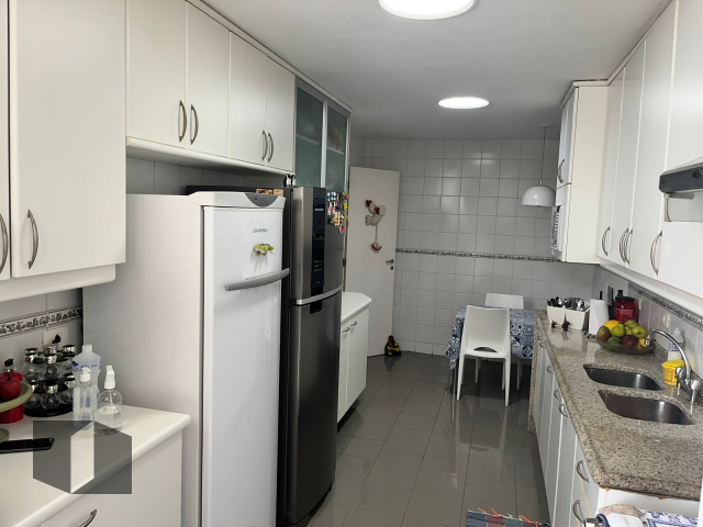 Apartamento à venda com 3 quartos, 150m² - Foto 15