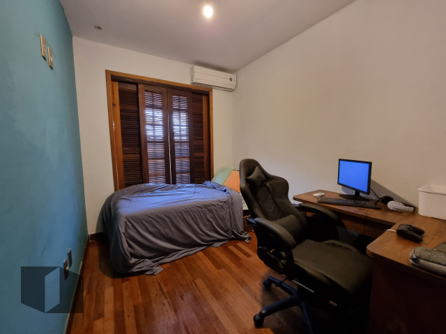 Casa à venda com 5 quartos, 250m² - Foto 13