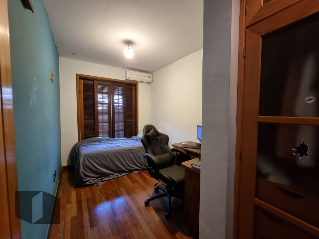 Casa à venda com 5 quartos, 250m² - Foto 15