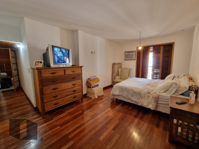 Casa à venda com 5 quartos, 250m² - Foto 19